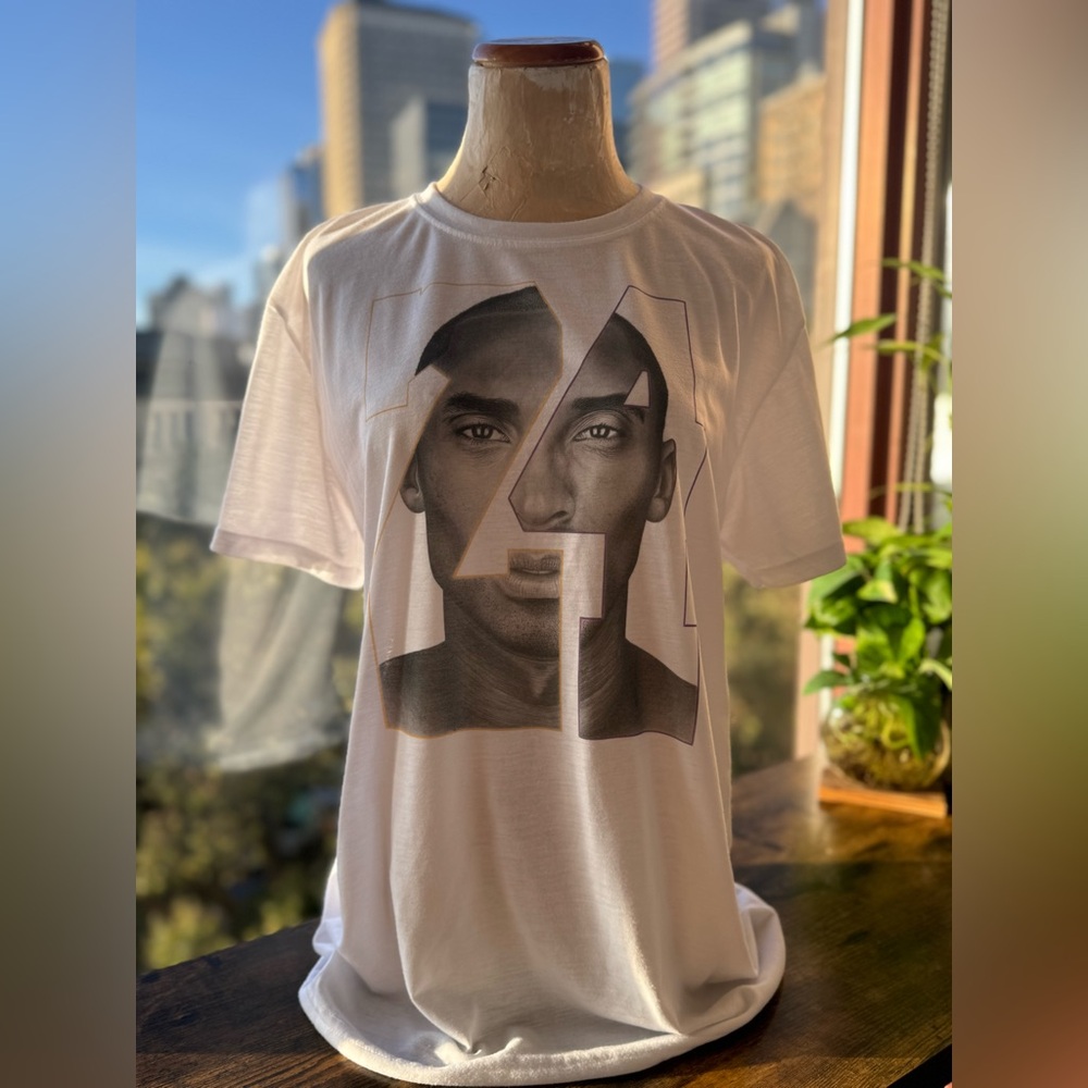 Kobe Bryant Tribute Tee – Graphic 24 Portrait Shirt